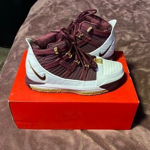Lebron 3 Christ the King (2018) sneakers